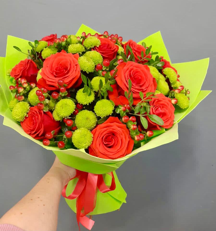 Букет цветов из: Хризантемы и Розы в Железноводске