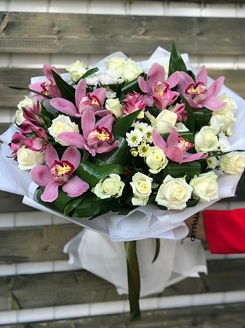 Букет цветов из: Розы и Хризантемы в Железноводске