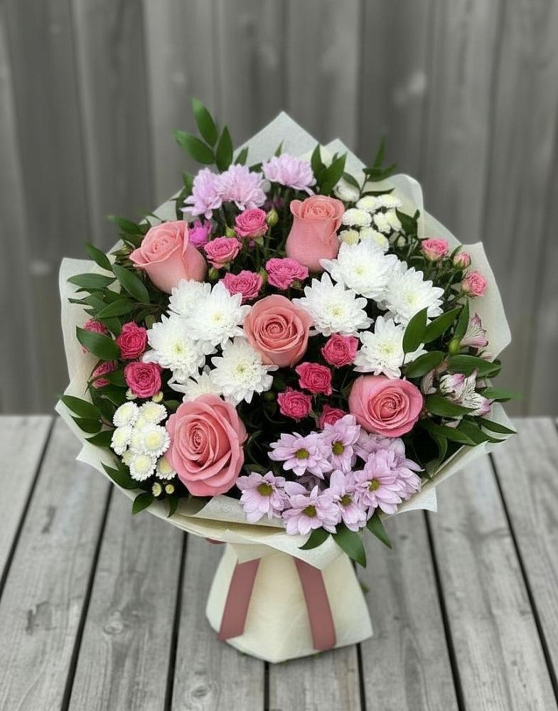 Букет цветов из: Альстромерии, Гвоздики, Розы и Хризантемы в Железноводске