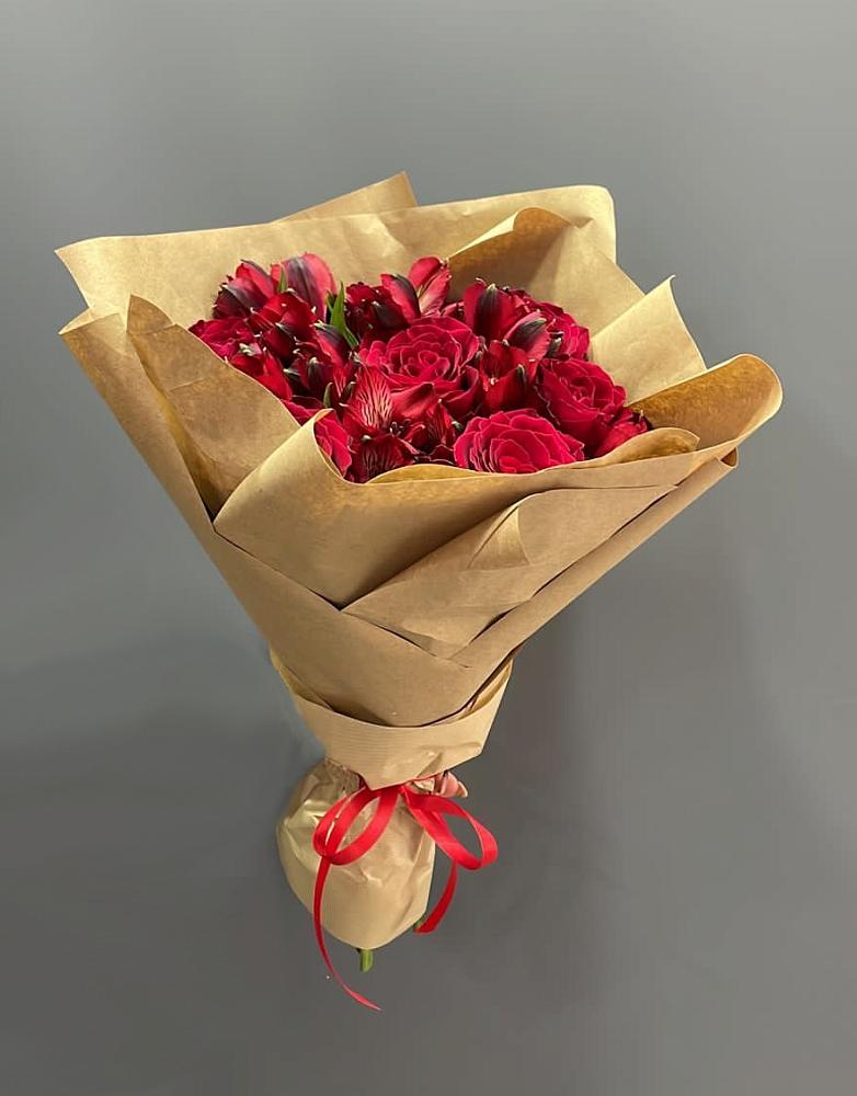 Букет цветов из: Альстромерии и Розы в Железноводске