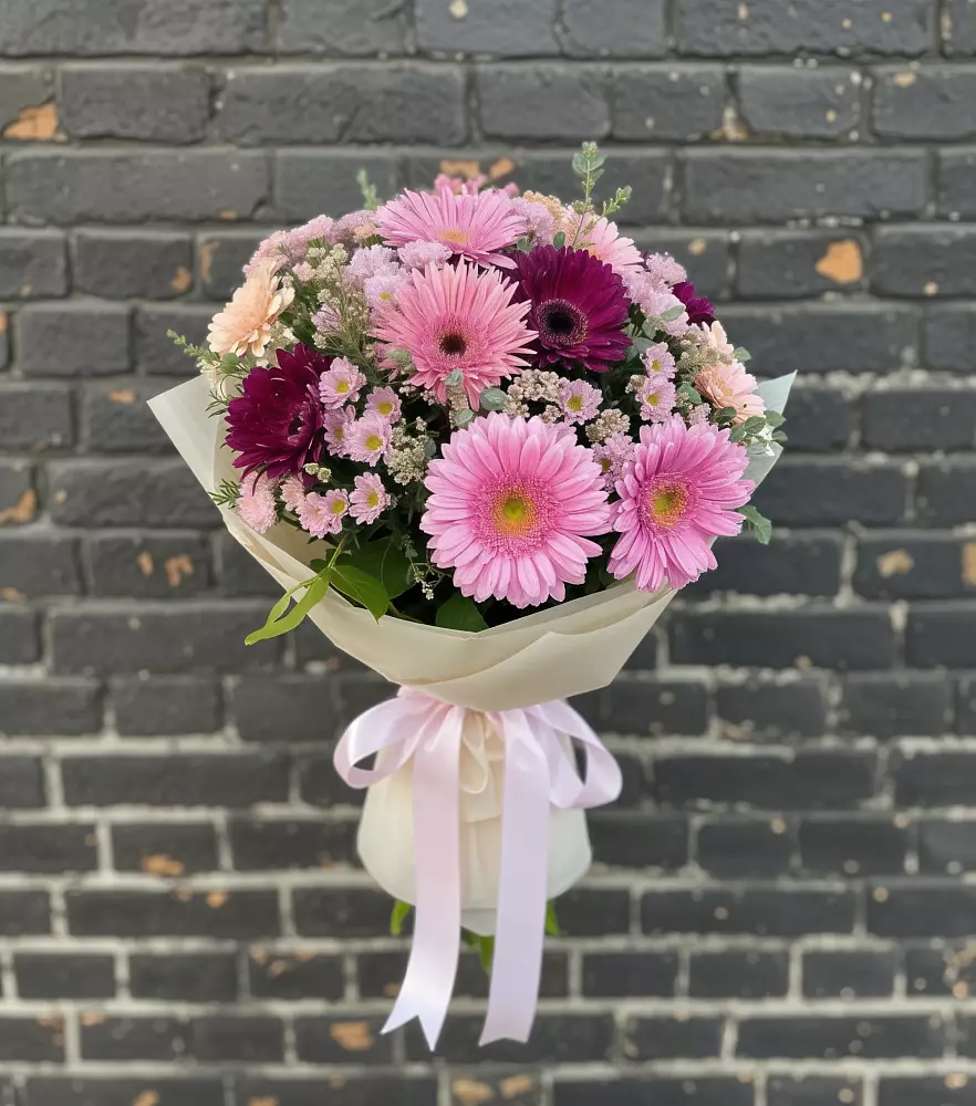 Букет цветов из: Герберы и Хризантемы в Железноводске