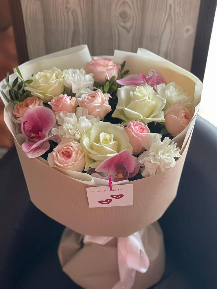 Букет цветов из: Орхидеи, Розы и Гвоздики в Железноводске