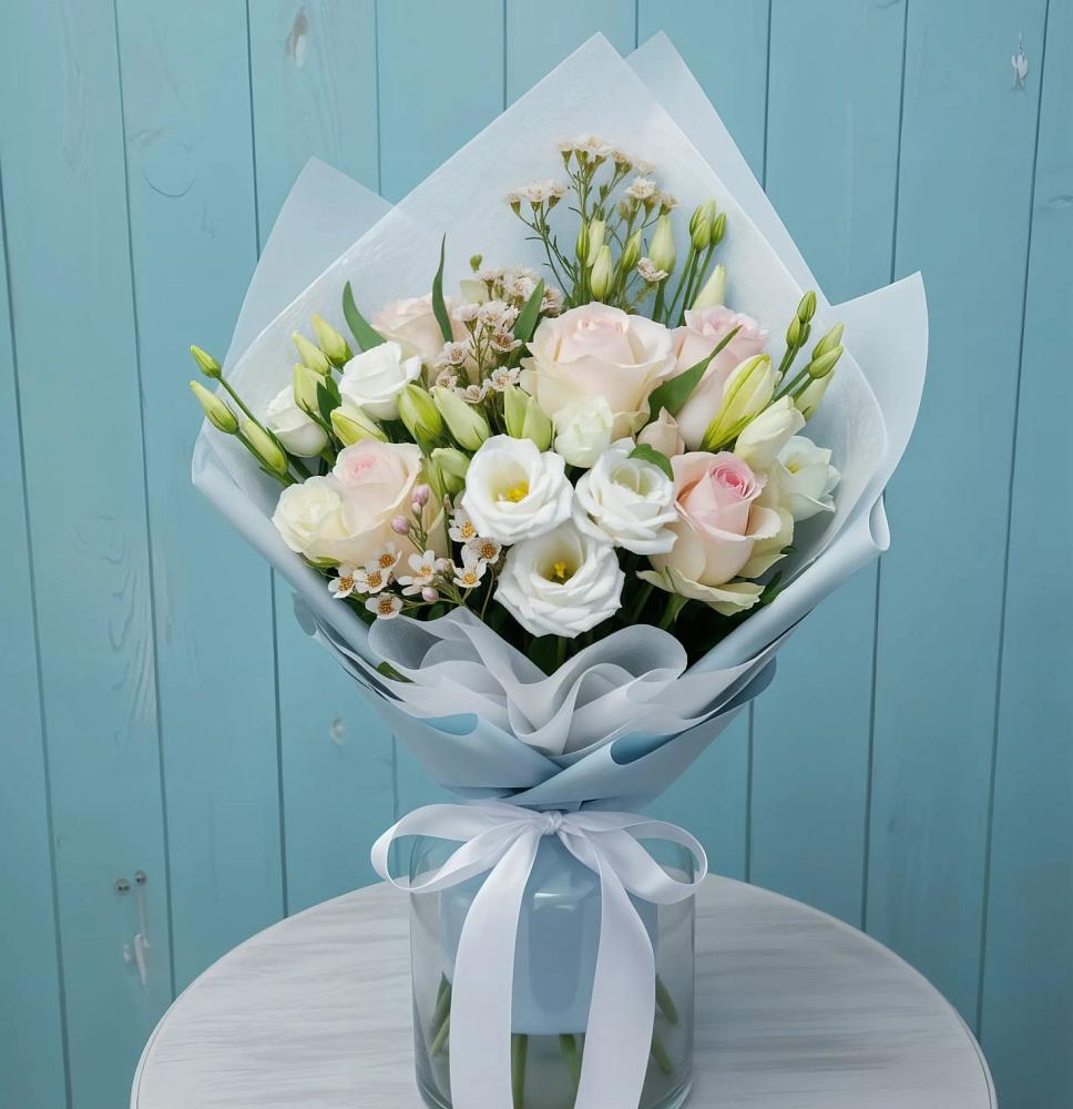 Букет цветов из: Розы и Лизиантусы в Железноводске