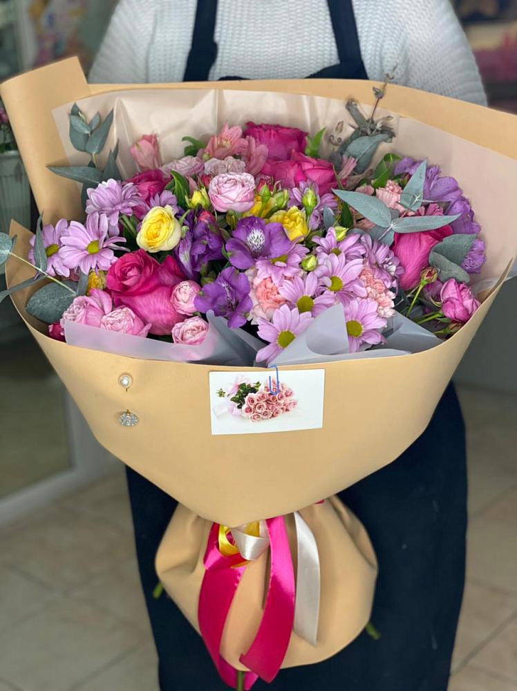 Букет цветов из: Хризантемы, Гвоздики и Альстромерии в Железноводске