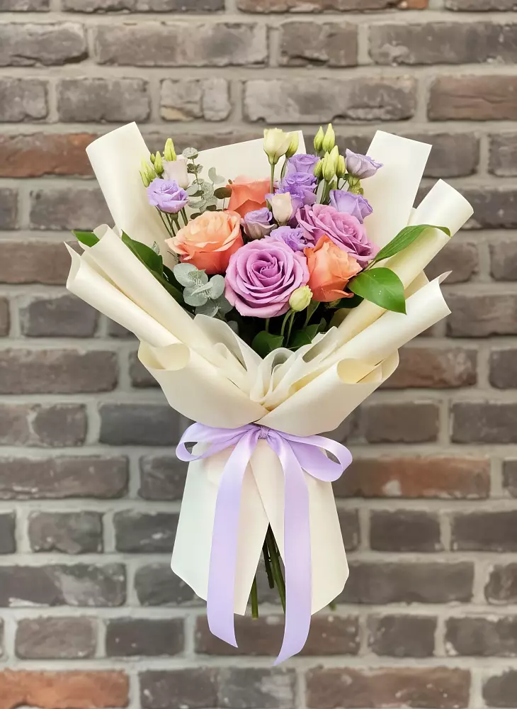 Букет цветов из: Лизиантусы и Розы в Железноводске