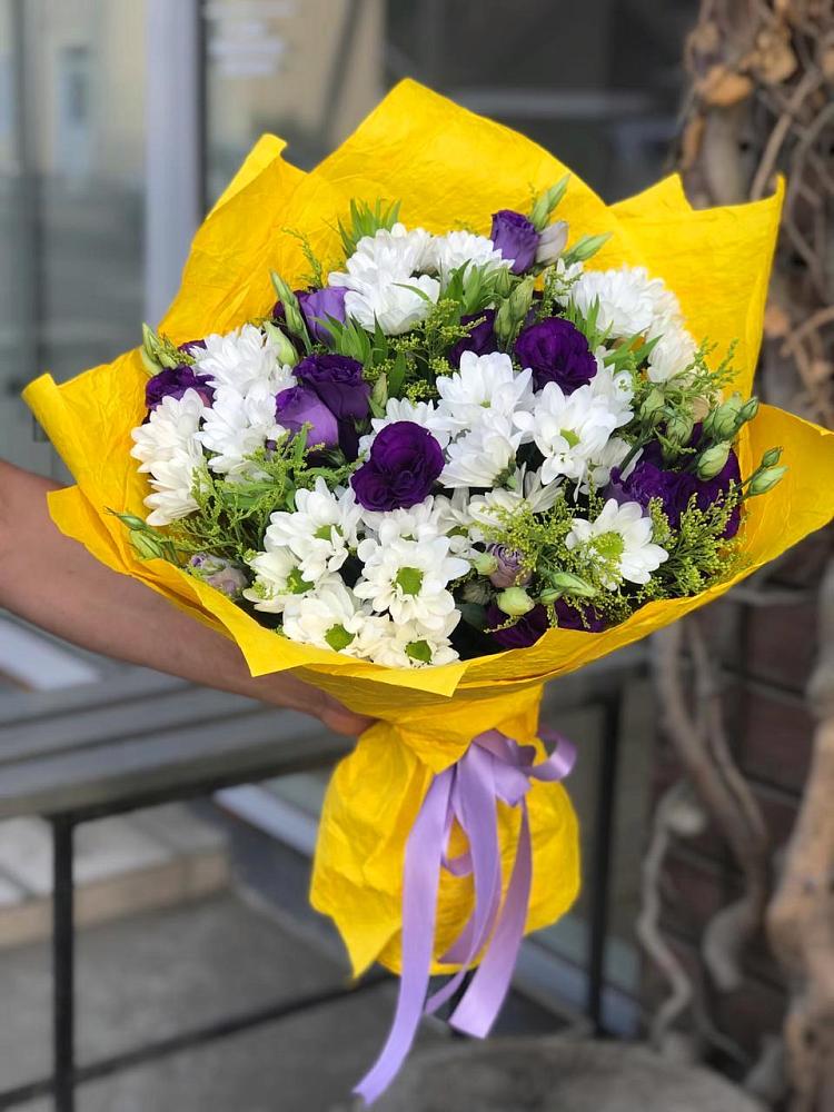 Букет цветов из: Ирисы, Хризантемы и Ромашки в Железноводске