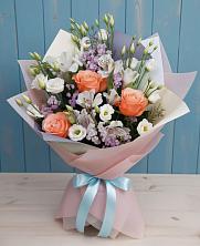 Букет цветов из:  Лизиантусы, Розы, Альстромерии и Гипсофила в Железноводске