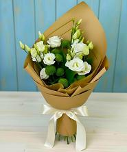 Букет цветов из:  Хризантемы и Лизиантусы в Железноводске