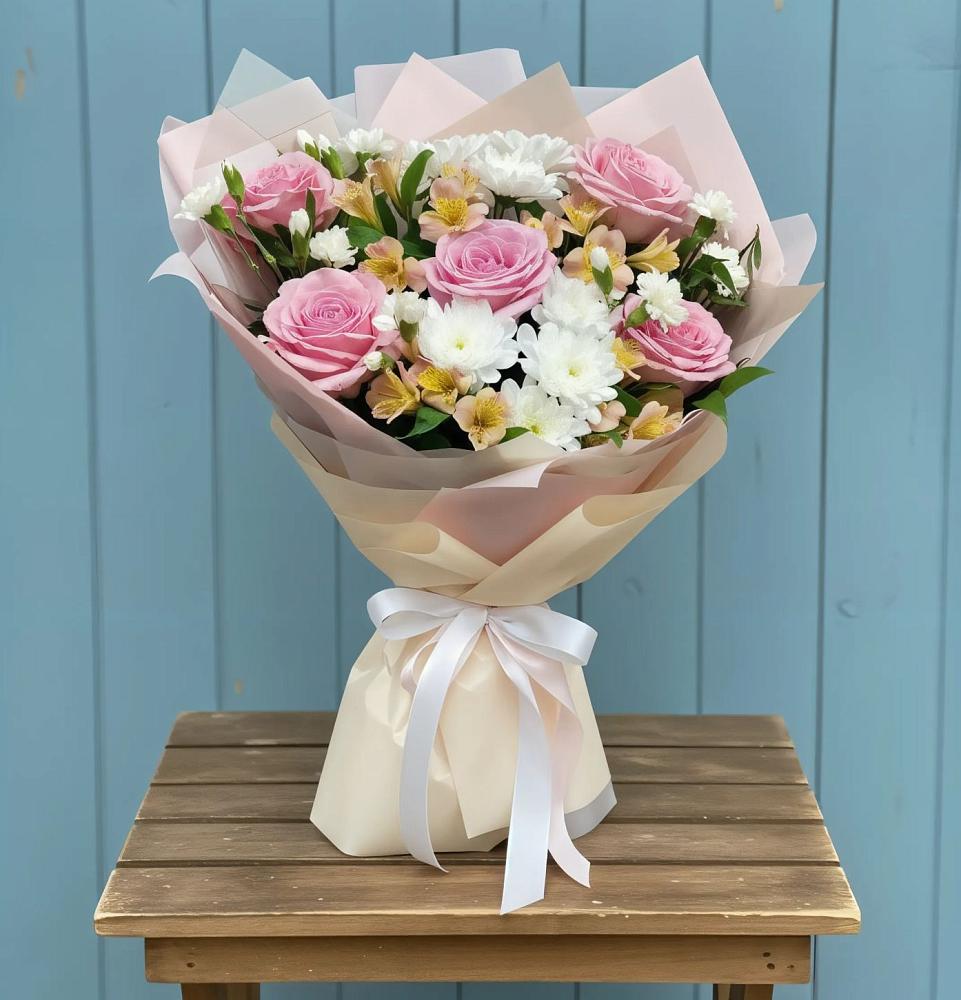 Букет цветов из: Гвоздики, Орхидеи и Розы в Железноводске