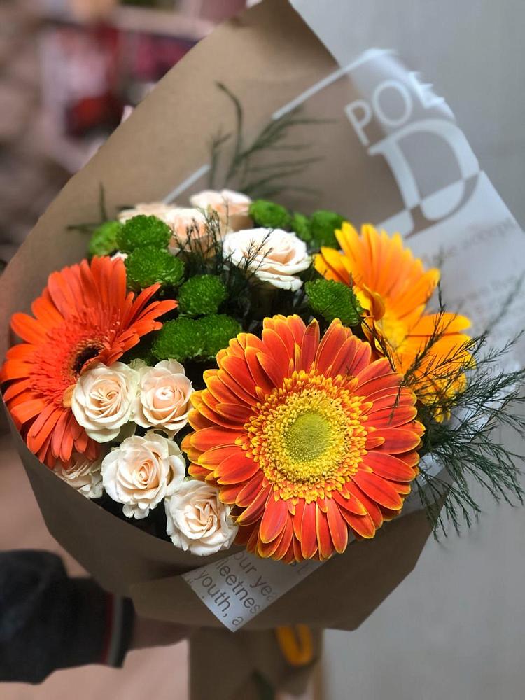 Букет цветов из: Герберы, Хризантемы и Розы в Железноводске