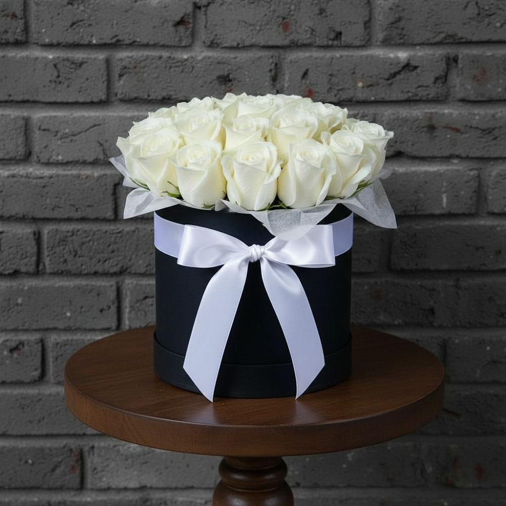 Цветочная композиция из Розы в шляпной коробке в Железноводске