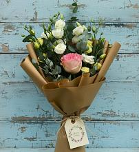 Букет цветов из:  Розы и Лизиантусы в Железноводске