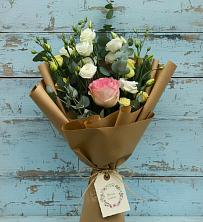 Букет цветов из:  Розы и Лизиантусы в Железноводске